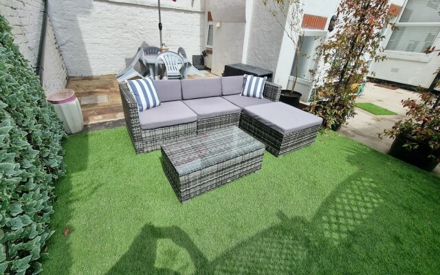 The Hideaway ll /enclosed Garden/quiet/central