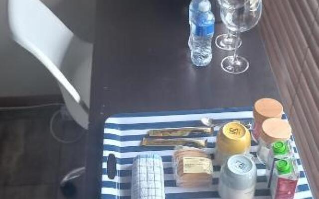 28 at Van Den Bos International Guesthouse