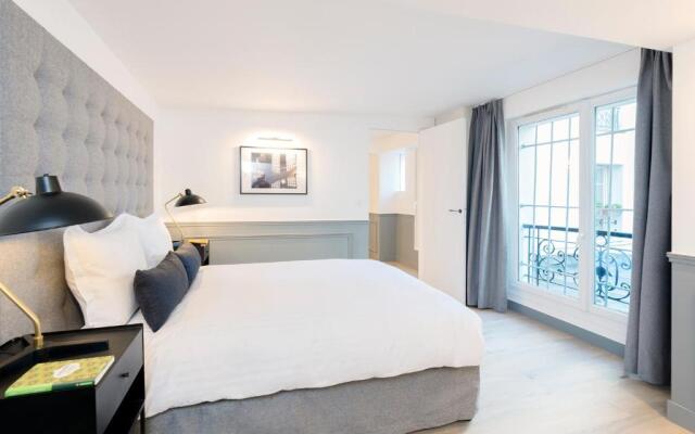 Luxury 4 Bedrooms Le Louvre I by Livinparis