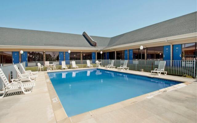 Americas Best Value Inn Forest