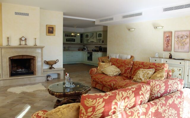 Villa 8003 Freser 4