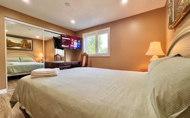 Cozy Home Near Transit & Hillcrest Mall with Free Parking