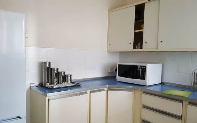 Lolos Elegant Three Bedroom Apartment