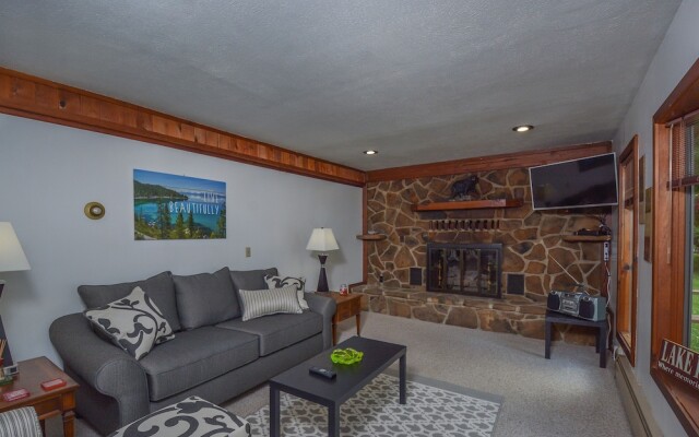 Lake View 3 Bedroom House