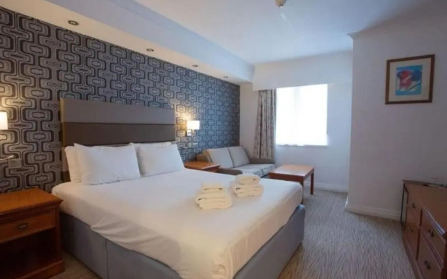 The Tong Park Hotel