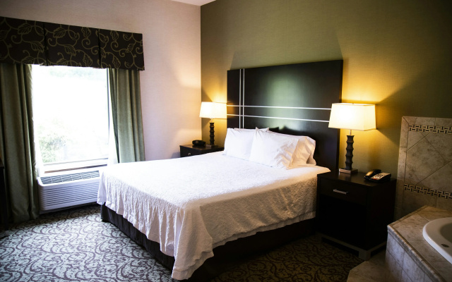 Hampton Inn & Suites Sharon, PA