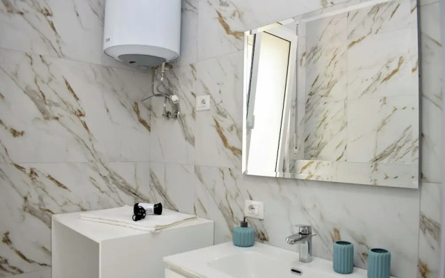 White Moon Apartment 302