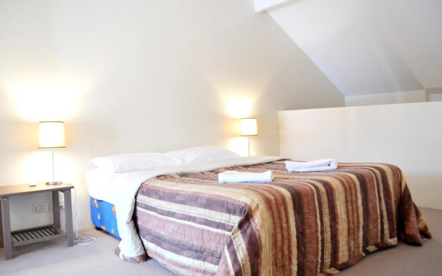 Spring Hill Mews Apartments