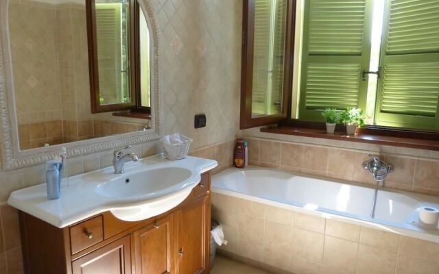 B&B Home Larina