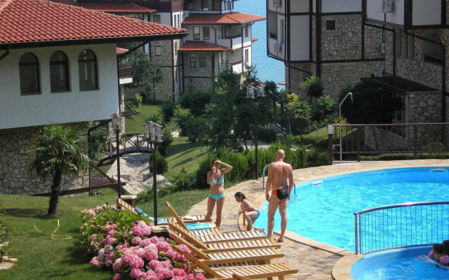 Etara Apartments