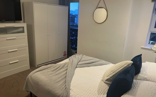 HU1 Hull City Centre Modern Apartment H9