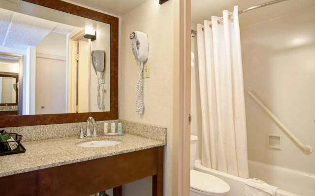 Comfort Inn by the Bay
