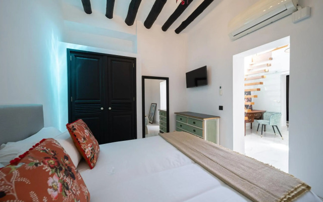 El Charco Suites