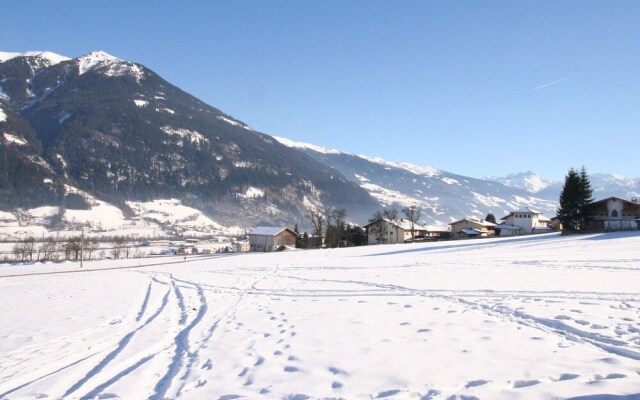 Spacious Holiday Home in Fugen near Ski Area