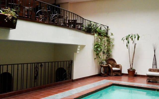 Gardi Hotel & Suites