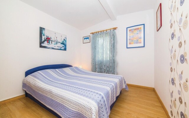 Beautiful Home in Kanica With Wifi and 3 Bedrooms