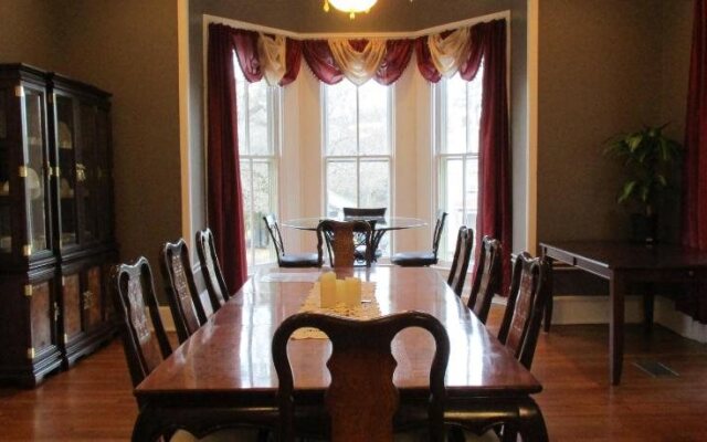 Cook Mansion Bed & Breakfast