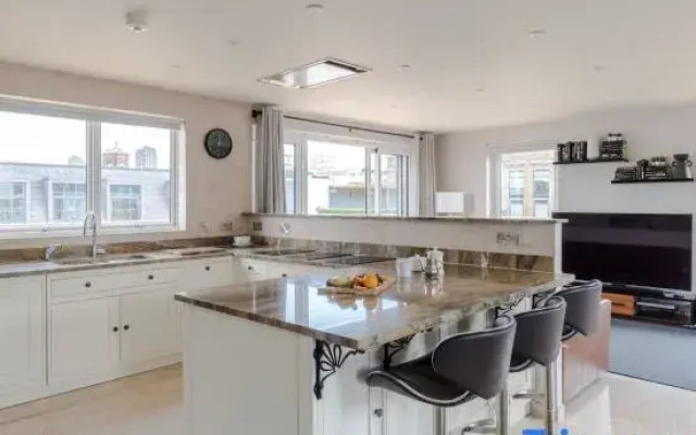 The Eyre Suite Penthouse - Farringdon - by Frankie