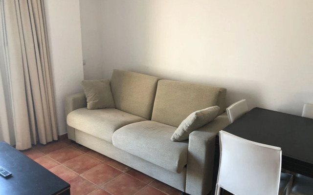 Nice Apartment With Wifi and Parking Space