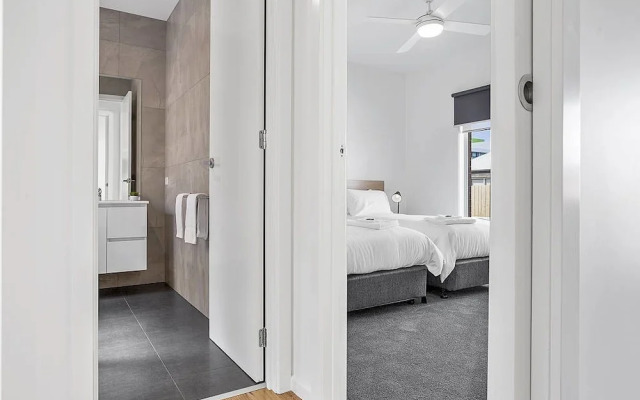 Coastal Vibe Apartments