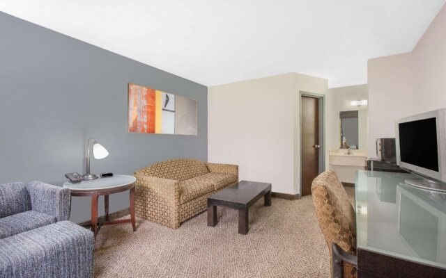 Days Inn by Wyndham Benton