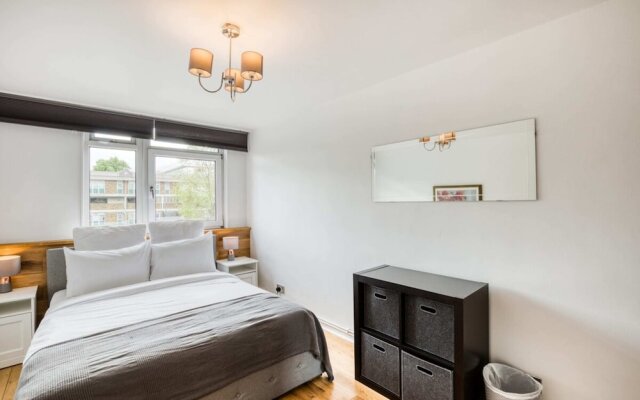 Homely 4 Bedroom House in Brixton