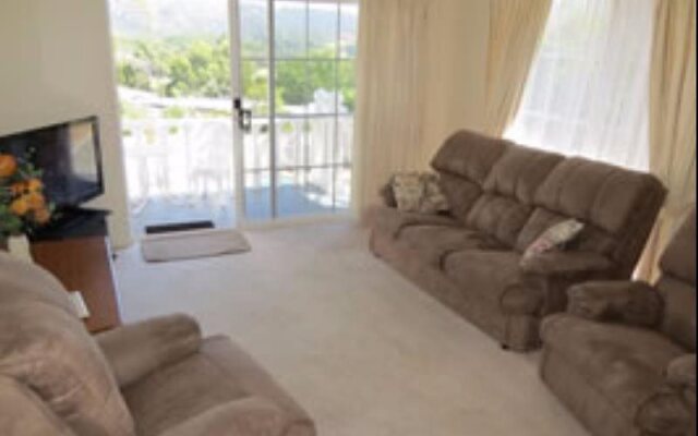 'Gracelands' Unit Six