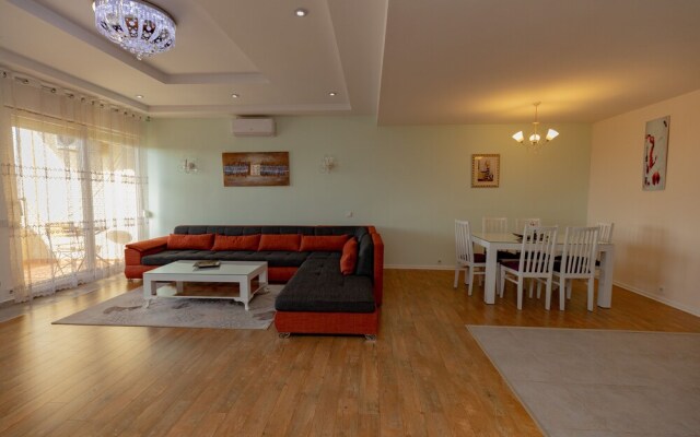 Dodona Apartments