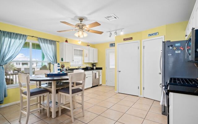 Salt Life Bay Getaway