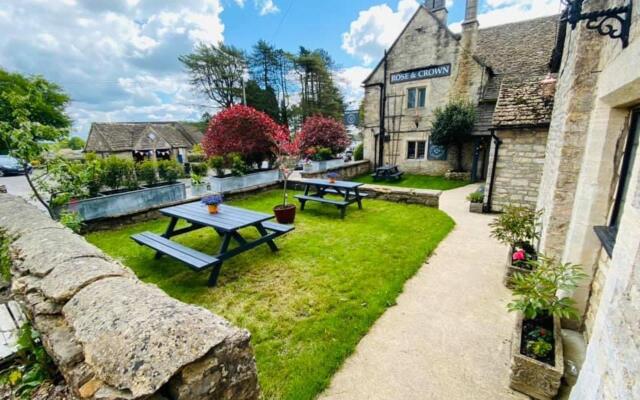 The Rose & Crown Farmhouse Kitchen