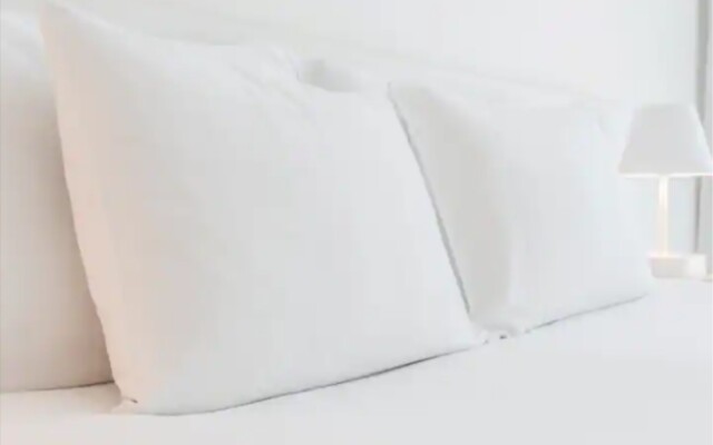 FairBridge Inn & Suites Canadian