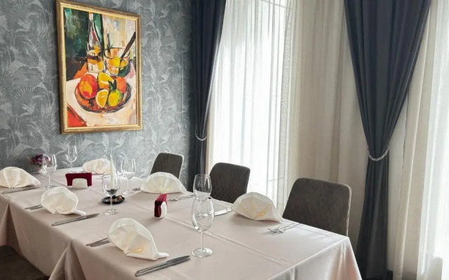Blue Star Luxury Hotel