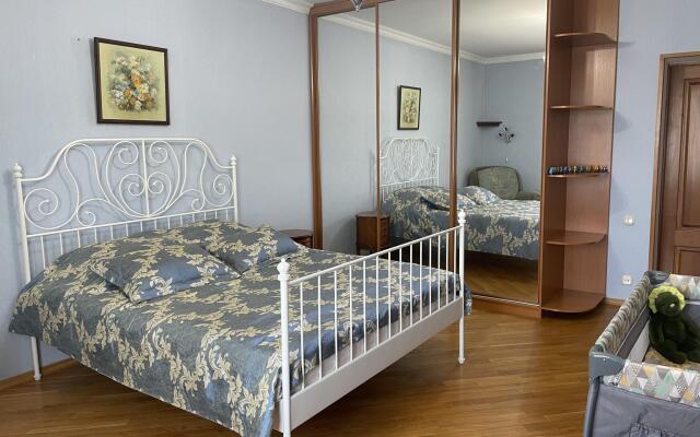 Дом на Овражной 8