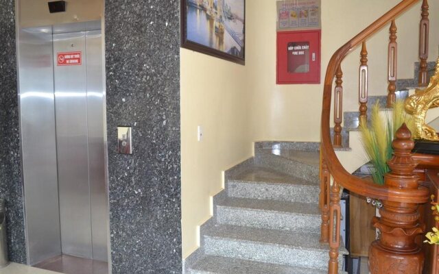 Queen Hotel Cat Ba