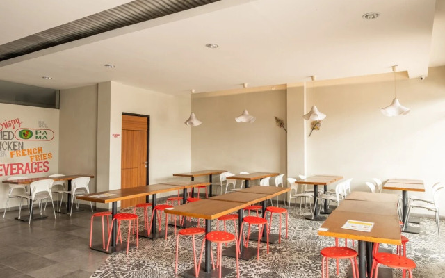 OYO 535 Cileunyi Residence