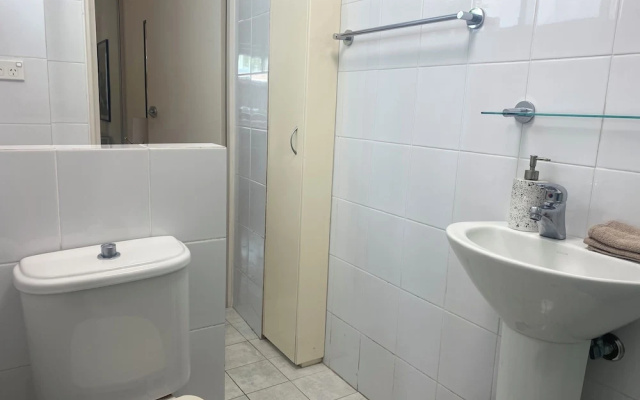 Bondi Central Garden Getaway – Bathroom – Sydney