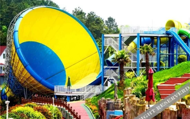 Xiangzhigou Maple Valley Holiday Hotel