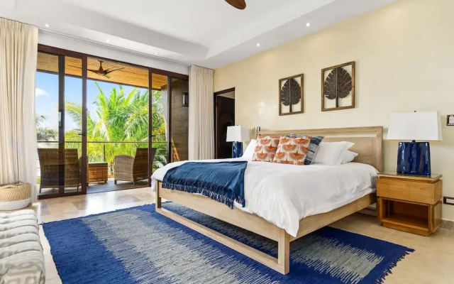 Beachfront Villa - Sunsets and Daily Maid Service