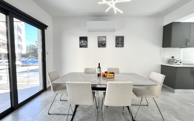 148 LIM - Stay Lumiere House