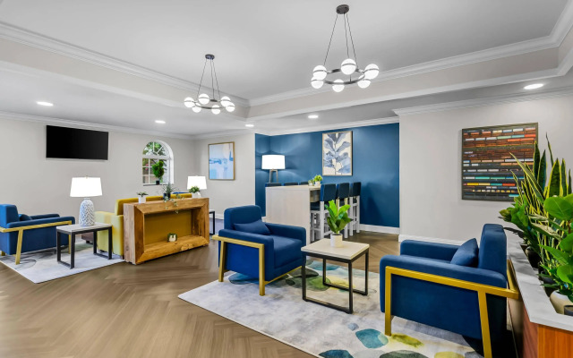 Mainstay Suites Airport