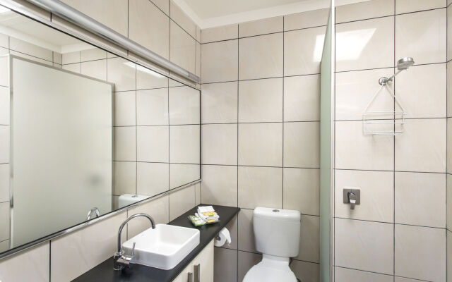 Hamilton Lakeside Motel