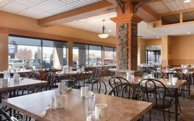 Best Western Wayside Inn & Suites