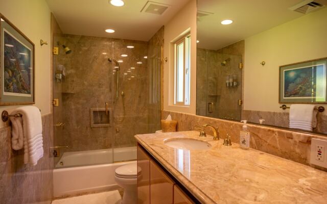 Turtle Cove 3 Bedroom Home by RedAwning