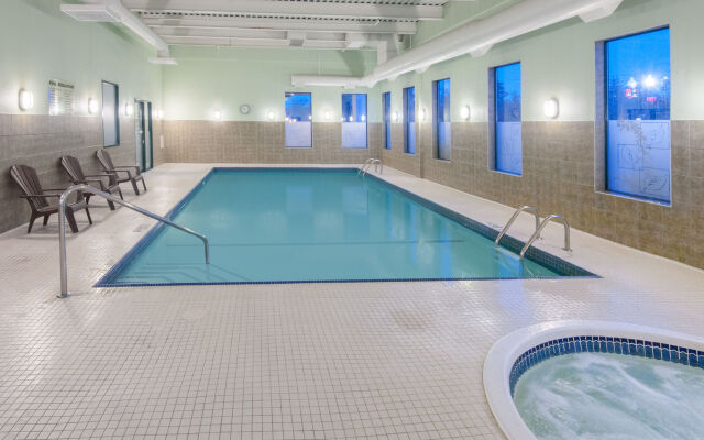 Divya Sutra Plaza and Conference Centre Calgary Airport