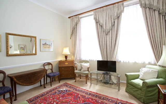 A Place Like Home - Two Bedroom Apartment in Knightsbridge