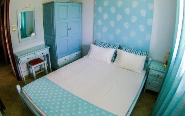 Paradise Studios & Apartments
