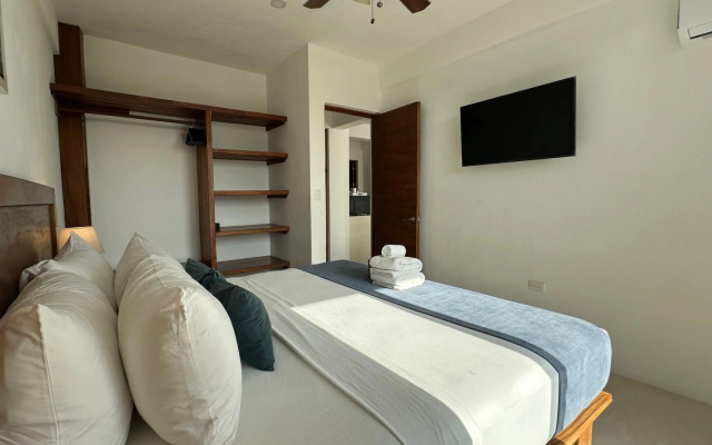 Noah Beach Hotel & Suites