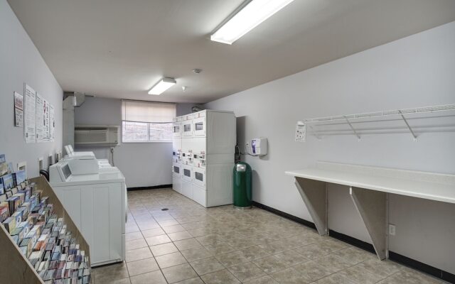 Savannah Suites - Arvada, Colorado