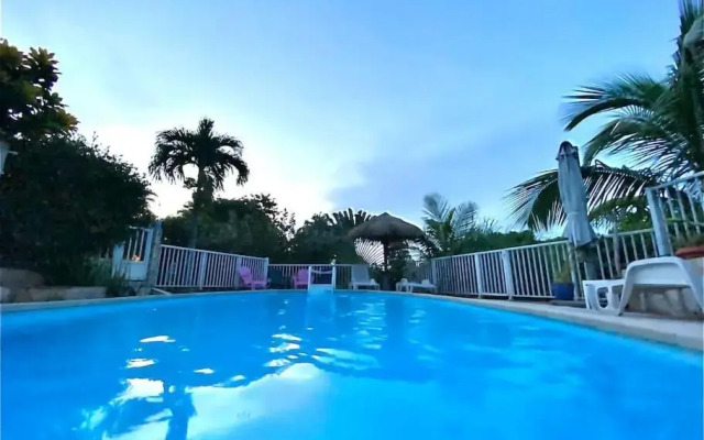Charmant bungalow avec piscine