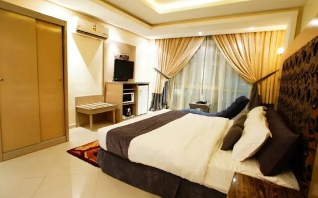 Almuhaidb Takhasosi Suites